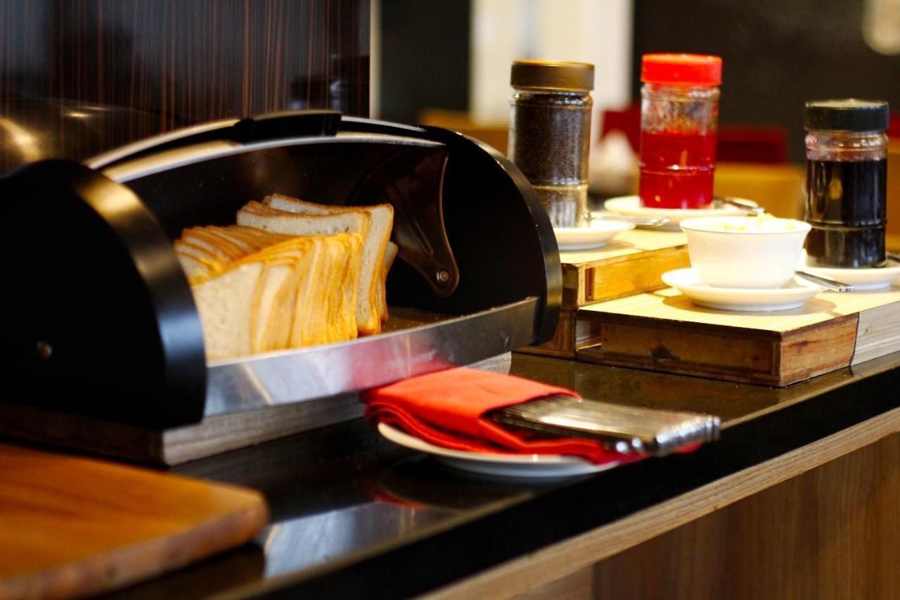 โฮเต็ล ดาแฟม เพกานบารู Hotel เปกันบารู ภายนอก รูปภาพ