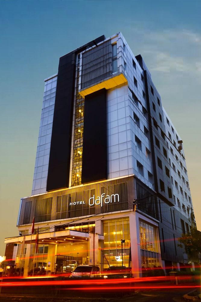 โฮเต็ล ดาแฟม เพกานบารู Hotel เปกันบารู ภายนอก รูปภาพ